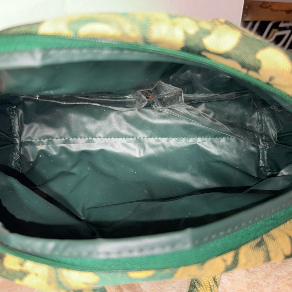 Vintage makeup or travel bag - Picture 13 of 14